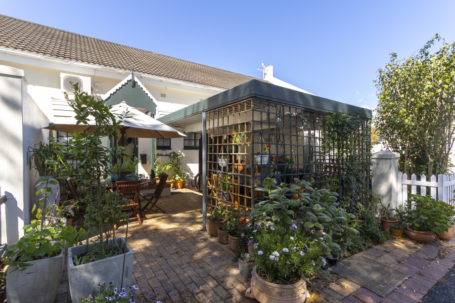 1 Bedroom Property for Sale in Onder Papegaaiberg Western Cape